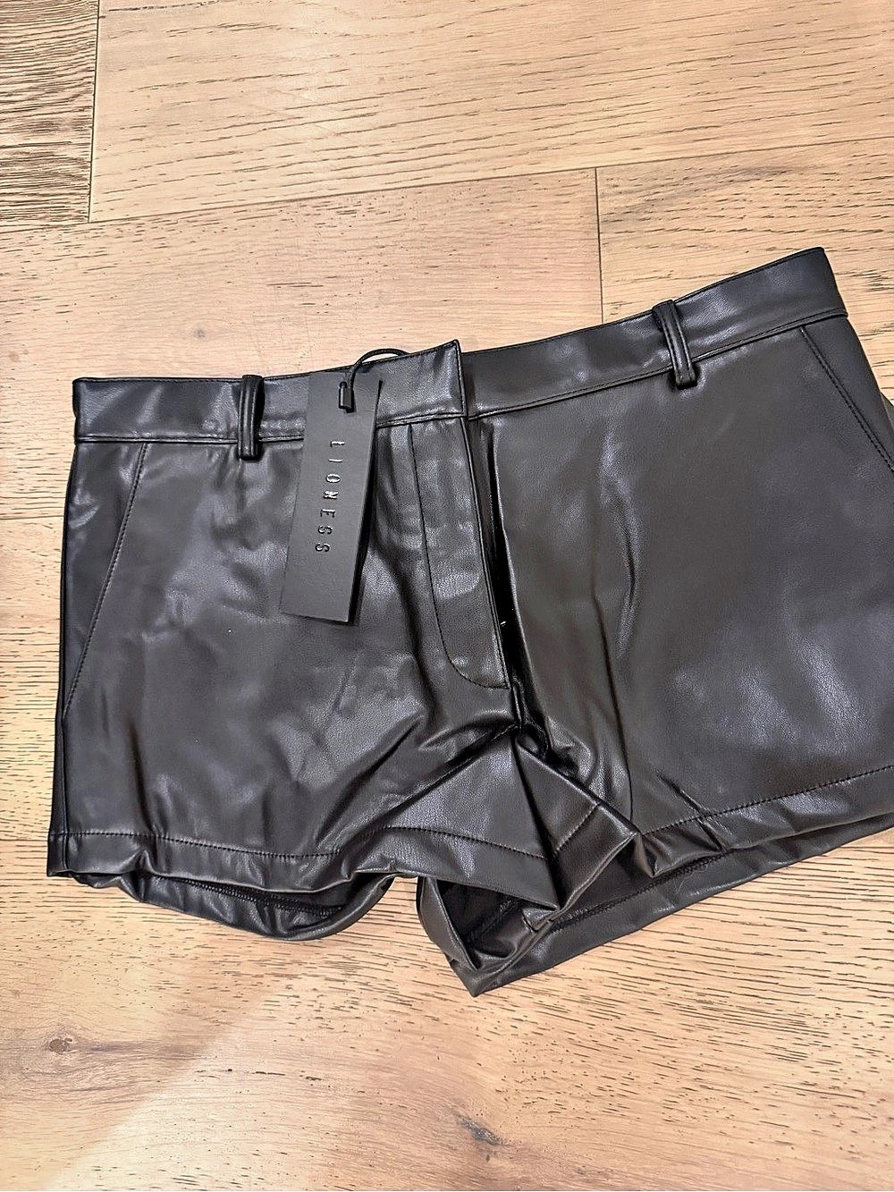 Aritzia Melina Short High Waist Vegan Leather Shorts NWT